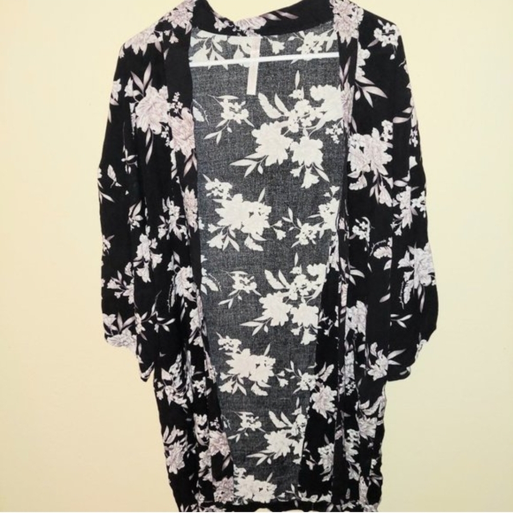 Floral Black and White Kimono Cardigan